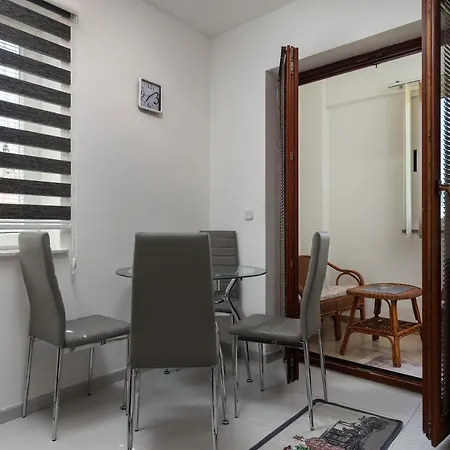 Smaila 1729 * Πούλα