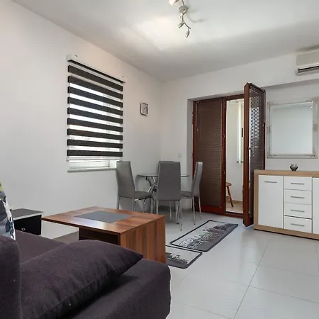 Smaila 1729 Apartmán