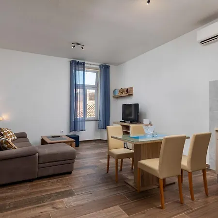 Smaila 1729 Apartmán Pula