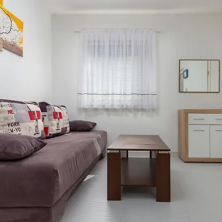 Smaila 1729 Apartmán *