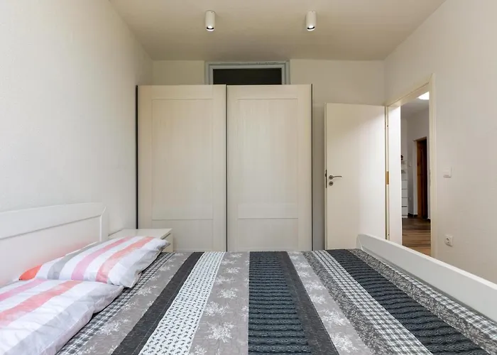 Smaila 1729 דירה