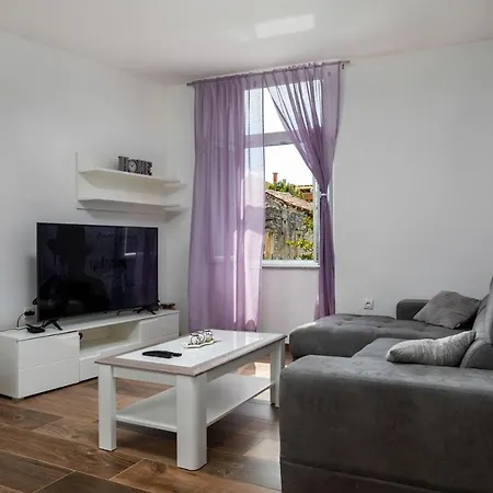 Smaila 1729 Apartamento